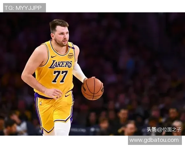 湖人力克76人! 谁最大功臣 数据不扯谎 并不是30+三双到手的东契奇