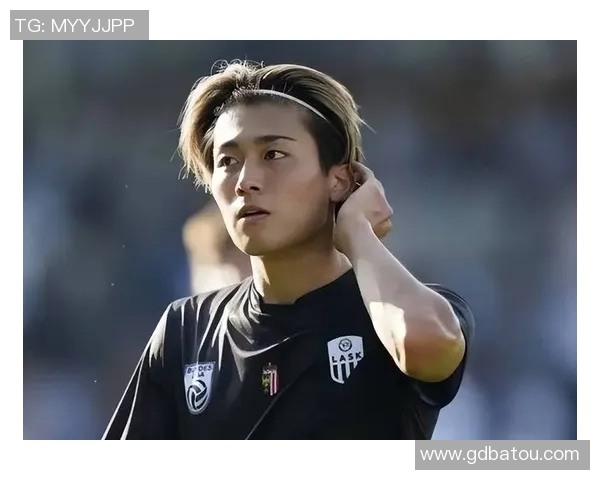 细思极恐 合影三笘薰的黑人小孩有日本血缘:4岁参加足球武士学院